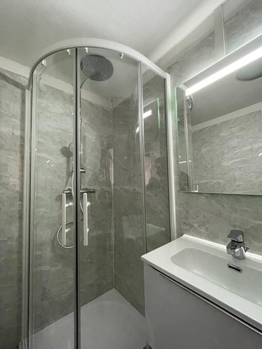 Reims - Duplex Au Coeur Du Quartier Saint-Remi Apartment Ngoại thất bức ảnh